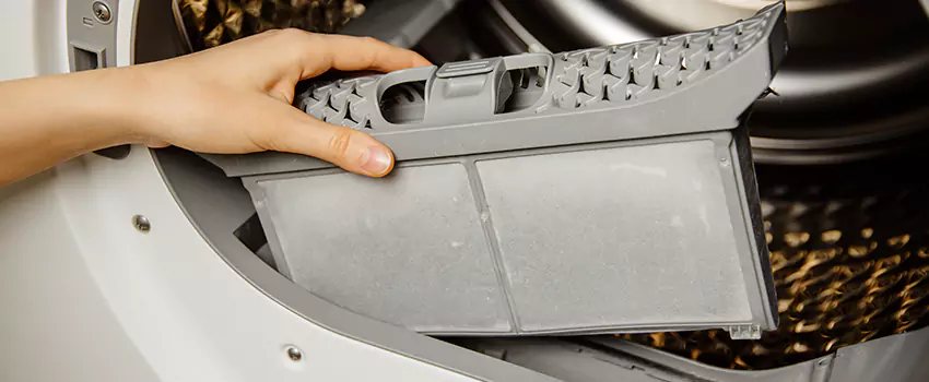 Signs Of A Clogged Dryer Lint Trap in Clinton, Iowa